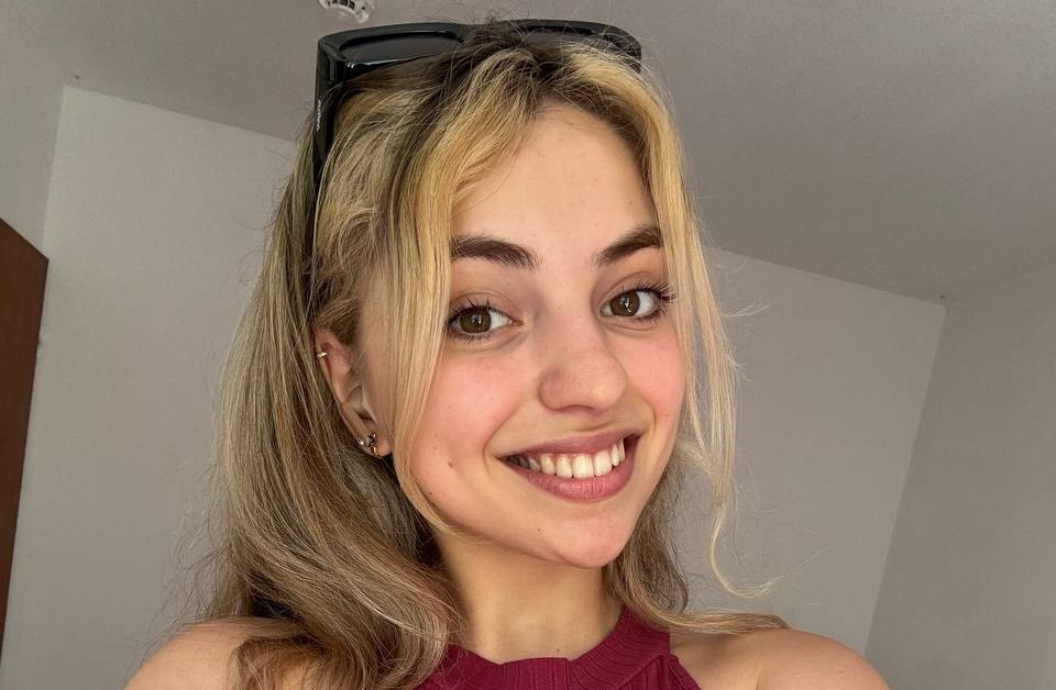 horny-teen-on-cam